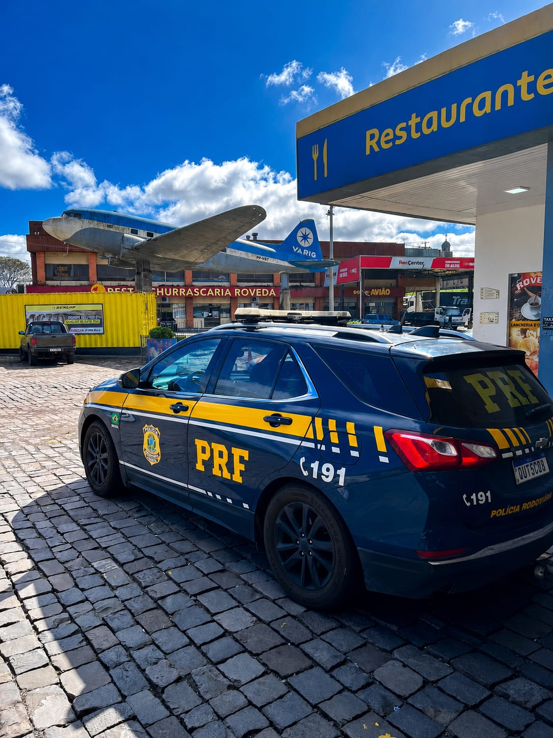 PRF intercepta veículo suspeito na BR-470